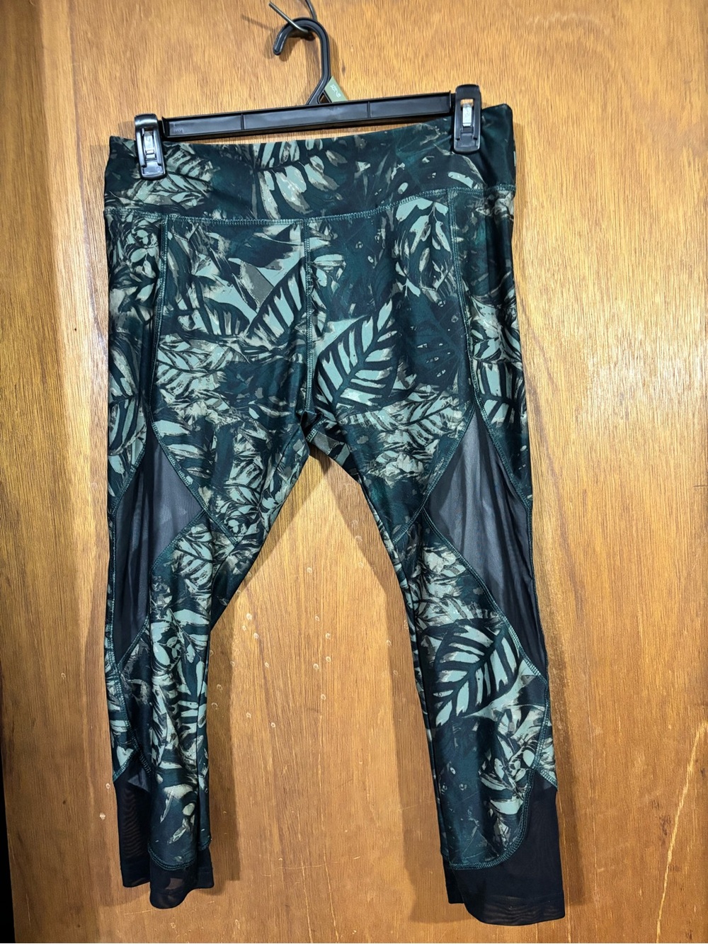 Leaf design leggings size XL women’s